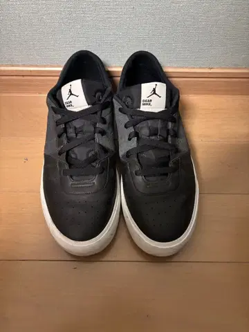 Jordan 블랙/그레이 스니커즈