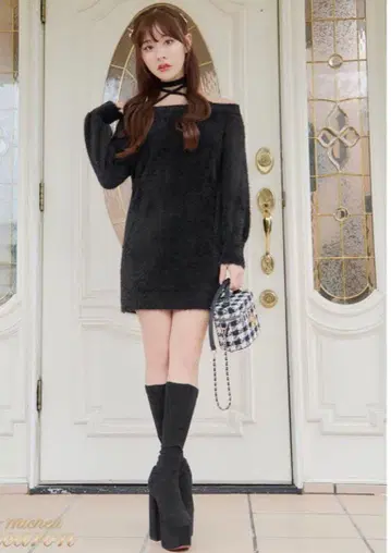 미셸 마카롱 샤기 크로스 니트 원피스