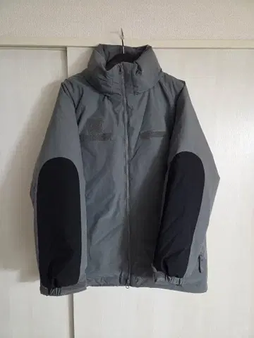 그레이 후드 부착 다운 자켓 레벨 7