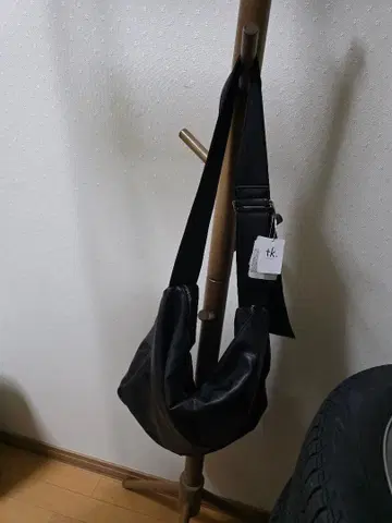 TAKEO KIKUCHI 가죽 숄더백 새상품 미사용 택 포함