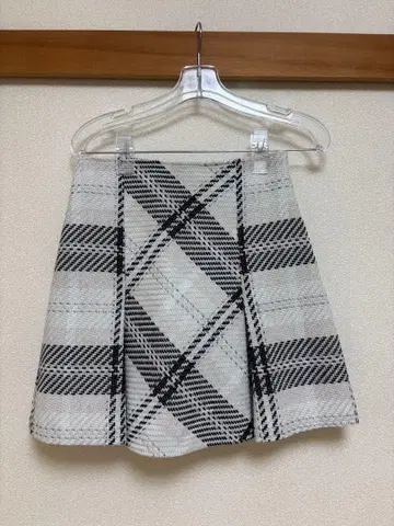 스나이델 체크 미니 스커트 2