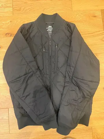 유니클로 x 화이트 마운티니어링 리사이클 하이브리드 다운 자켓