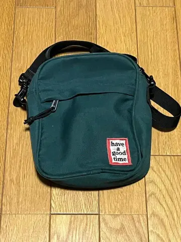 have a good time 숄더백 다크 그린