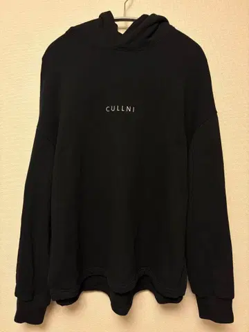 CULLNI 블랙 후드티