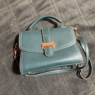 에메랄드 그린 숄더백