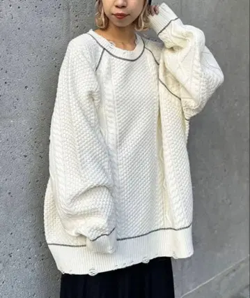 새상품급 차오패닉 스티치 데미지 케이블 니트