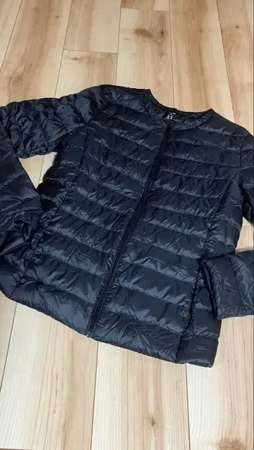 울트라 라이트 다운 자켓 블랙 다운 자켓 M 사이즈