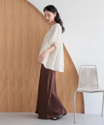 LOWRYS FARM 스트레치 새틴 스커트