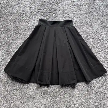 FOXEY NY 40 블랙 착용 스커트