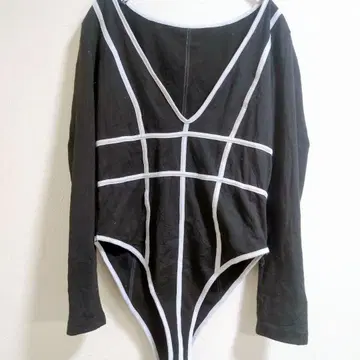 블랙 긴팔 바디수트풍 상의 해외