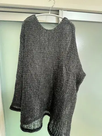 emmi 샤이니 모헤어 로우게이지 니트 상의 그레이