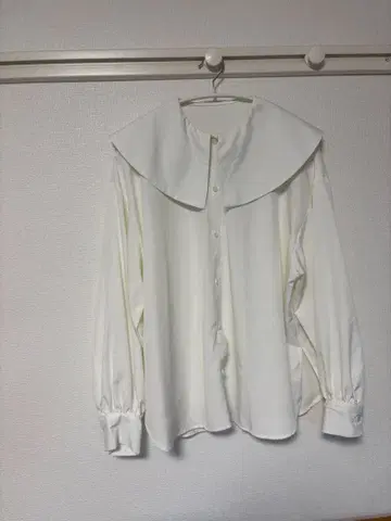 화이트 큰 옷깃 벌룬 슬리브 셔츠 케이프 칼라