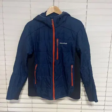 새상품급 montbell 후드 부착 다운 자켓 네이비