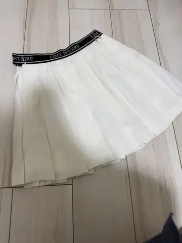 EIMY ISTOIRE 화이트 플리츠 스커트