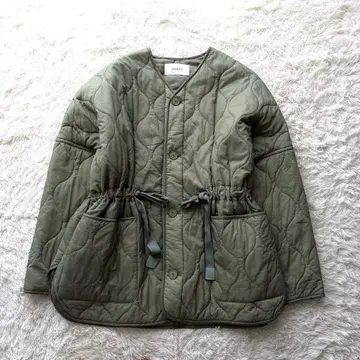 [ 새상품급 ] 아스트라트 퀼팅 노카라 블루종 프리 사이즈