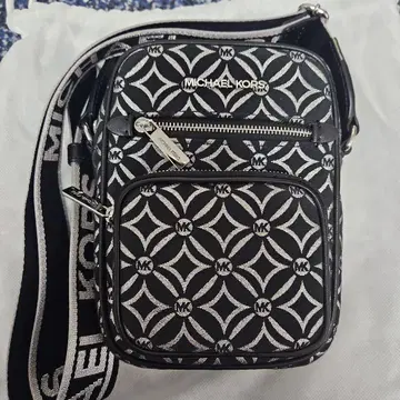 MICHAEL KORS 숄더백 블랙/실버