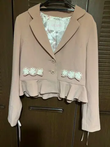 LIZ LISA 핑크 프릴 테일러드 자켓 S 리본 꽃 3D