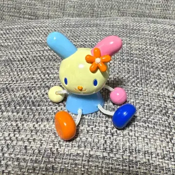 흔들흔들 앉은 마스코트 우사하나 산리오