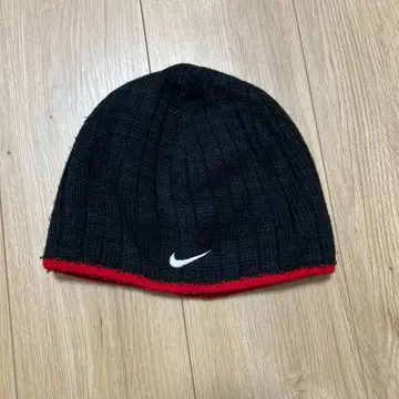 Nike 니트 모자 블랙/레드