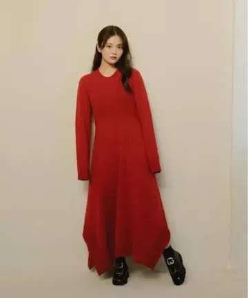 [ PINUE ] 리브 헤무 니트 원피스