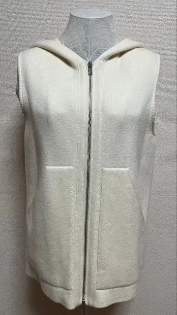 Theory 후드 부착 니트 베스트 아이보리