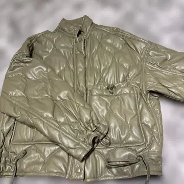 ZARA 올리브 그린 퀼팅 자켓