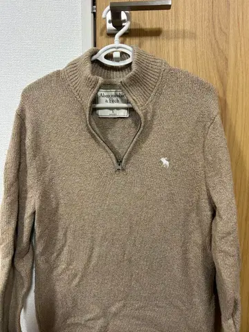 Abercrombie & Fitch 베이지 스웨터