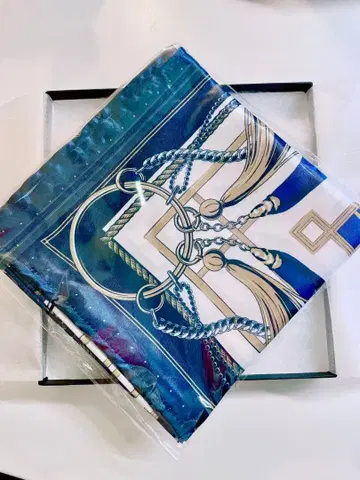 진 삼국무쌍 ORIGINS 오리지널 스카프 위 모델