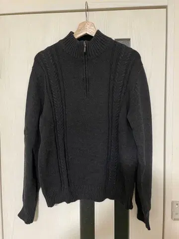 Calvin Klein 하프 지퍼 니트