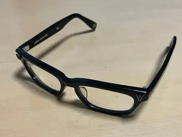 타이하치로 긴세이 x 유니폼 익스페리먼트 안경 GLASSES