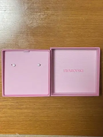 Swarovski 클리어 귀걸이 상자 인증서 포함