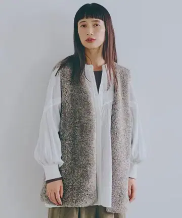 스튜디오 클립 V넥 보아 베스트 베이지