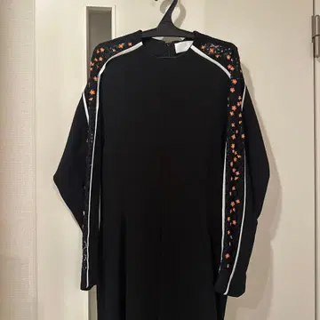 mame kurogouchi 꽃무늬 자수 원피스