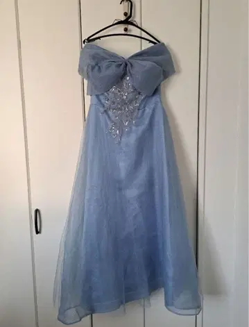 라이트 블루 컬러 드레스 오프숄더