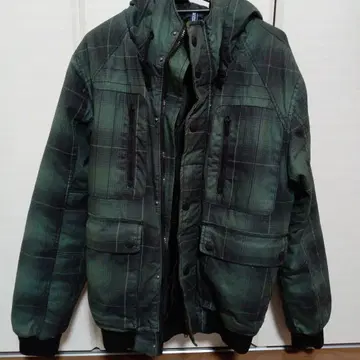 H&M 그린 계열 체크 무늬 다운 자켓