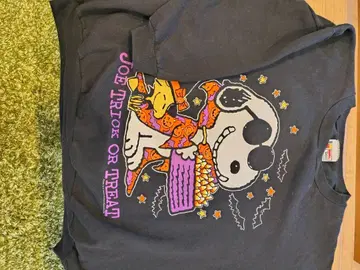 스누피 트릭 오어 트리트 맨투맨