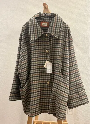 [ 택 포함 미사용 새상품 ] Unitage 금장 버튼 미들 코트 베이지