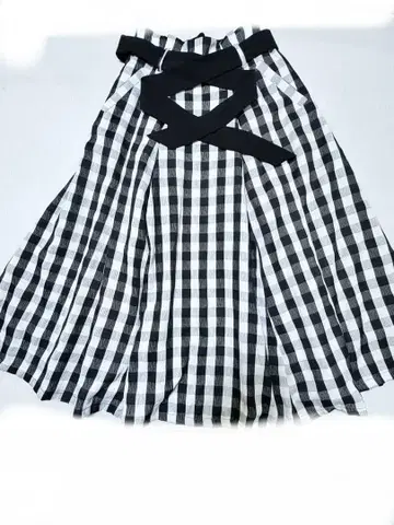 새상품급 RADIATE 플레어 스커트 블랙 화이트 체크