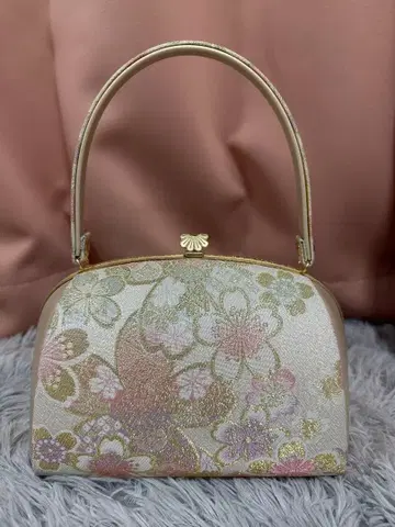 벚꽃 꽃무늬 골드 컬러 핸드백 일본 의류용