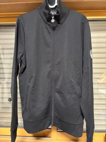 EA7 Emporio Armani 블랙 자켓