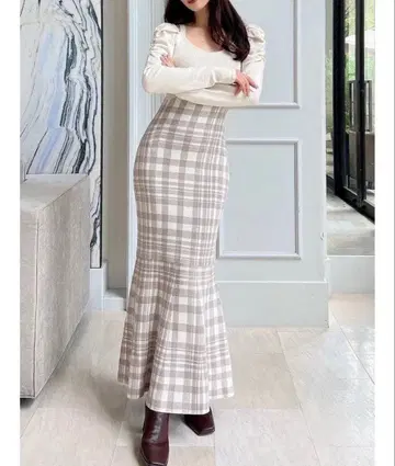 RESEXXY 리젝시 숄더 오픈 머메이드 니트 원피스