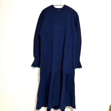 트라쪼돈나 원피스 플레어 롱 니트 긴팔 F 네이비