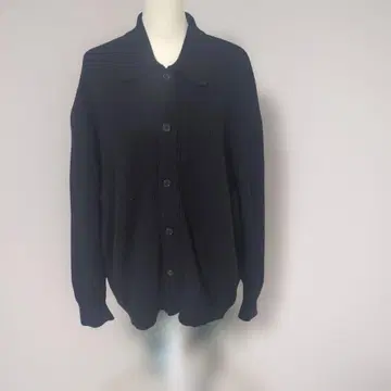 GU 블랙 리브 니트 단추식 스웨터