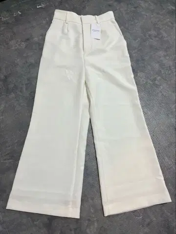 Lisiere 팬츠 미사용 새상품