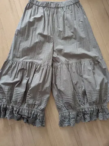 밑단 레이스 드로워즈 팬츠 (그레이)