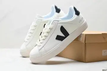 VEJA 스니커즈 화이트/블랙