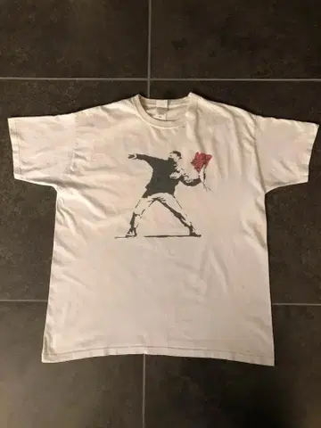 90s 왼손잡이 뱅크시 Flower Thrower 페이드 빈티지