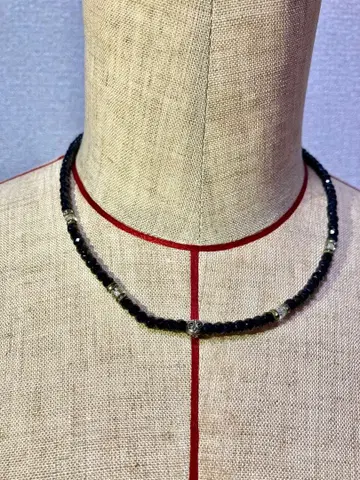 블랙 스피넬 목걸이