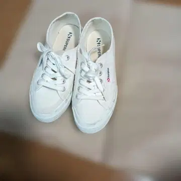 SUPERGA 화이트 캔버스 스니커즈