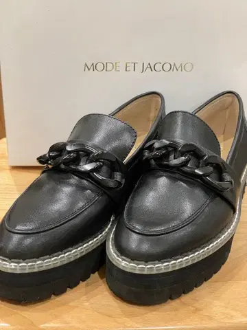 MODE ET JACOMO 블랙 가죽 로퍼